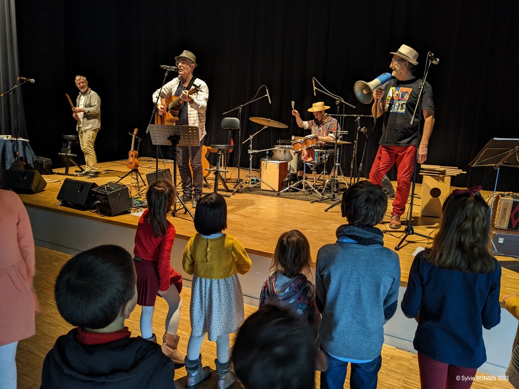 Les musiciens du bal pour enfants de la compagnie BALAO