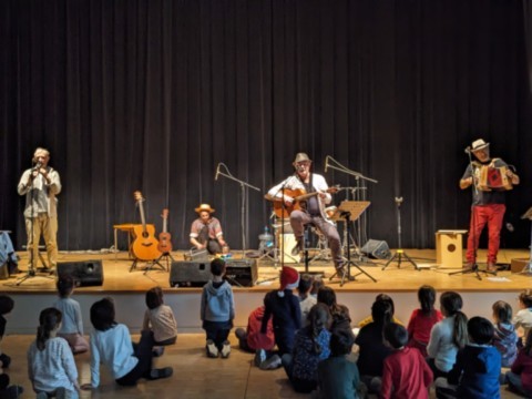 Les musiciens du bal pour enfants de la compagnie BALAO